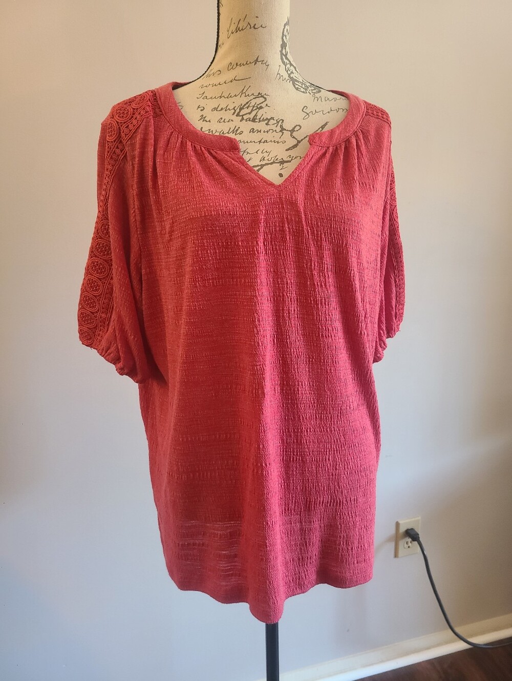Cable & Gauge Coral Crochet Sleeve V-Neck Tunic 2X
